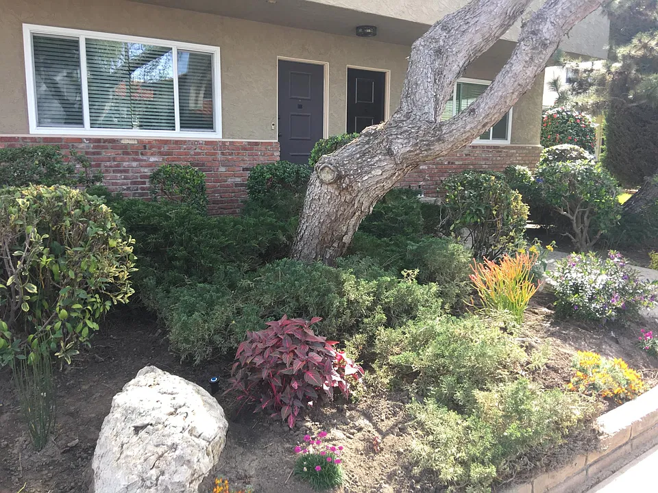 2230 Gates Ave #A