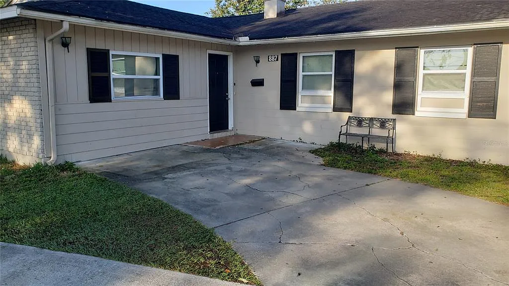 4 bed, 2.0 bath, 1701 sqft, $2,250 — Photo 2