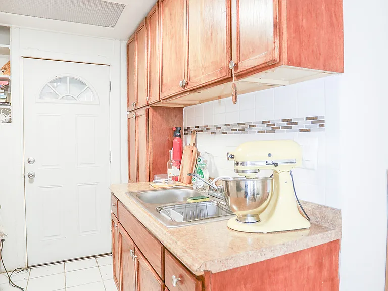 4628 N Wolcott Ave — Photo 6