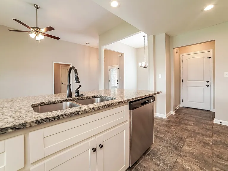 3173 Greenhouse Dr — Photo 6