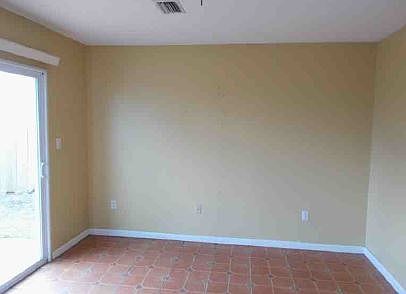 4th image of 2200 S Ocnshr Blvd