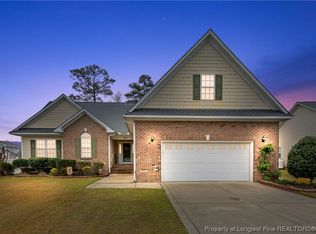 454 Thorncliff Dr, Raeford, NC 28376