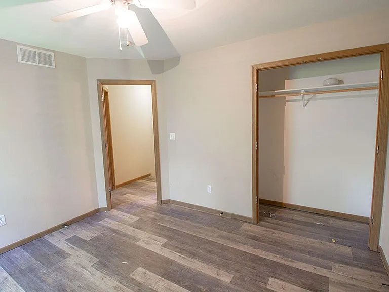 1503 Greensboro Dr — Photo 16