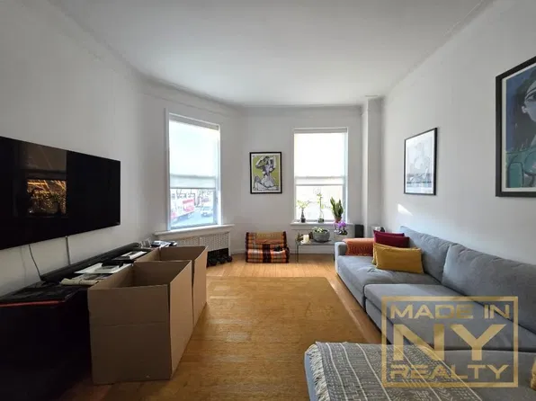 27 East 94th Street image 1 of 8