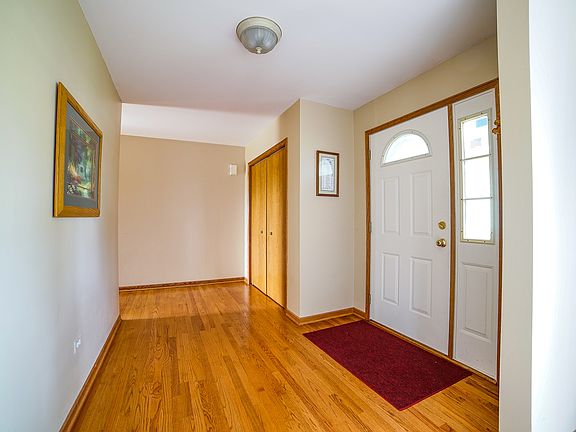 2nd image of 713 Merganser Ln