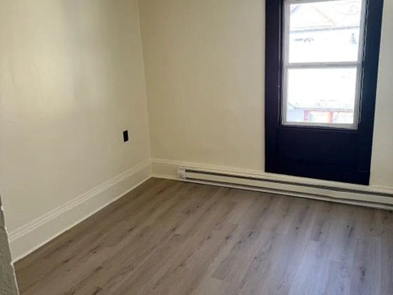 303 Logan Ave — Photo 7