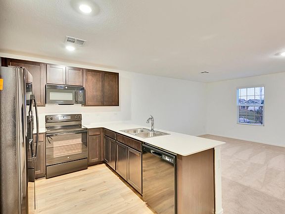 2nd image of 1125 Largemouth Ln