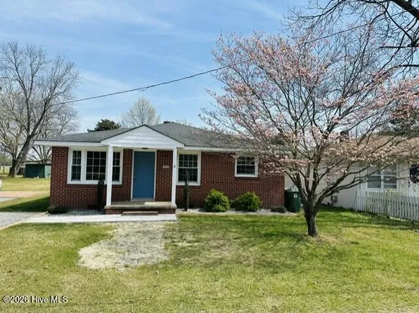 302 NE Railroad Street, Pikeville, NC 27863