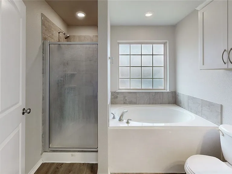 815 Heritage Dr — Photo 15