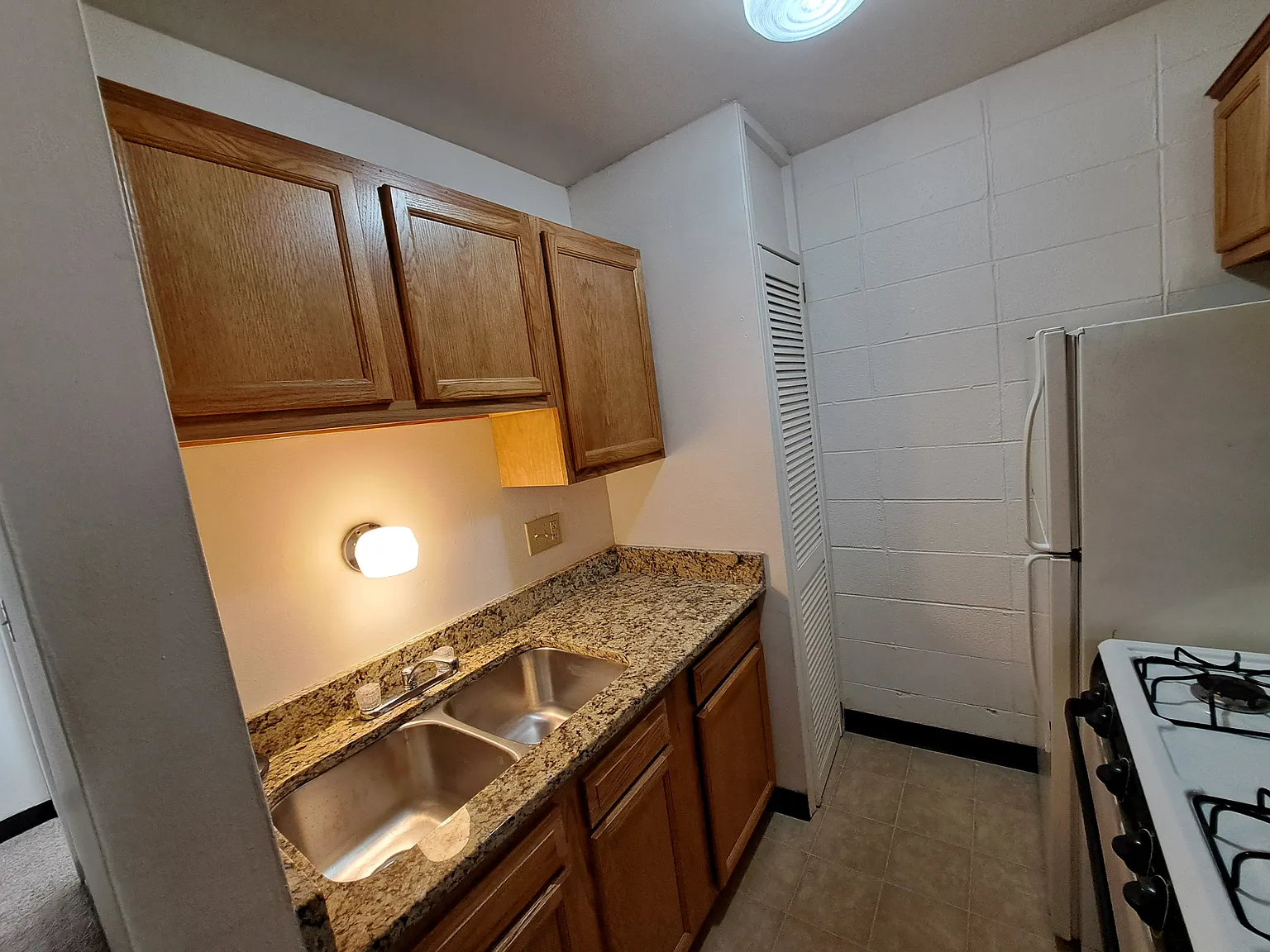 1826 N Star Ave — Photo 4