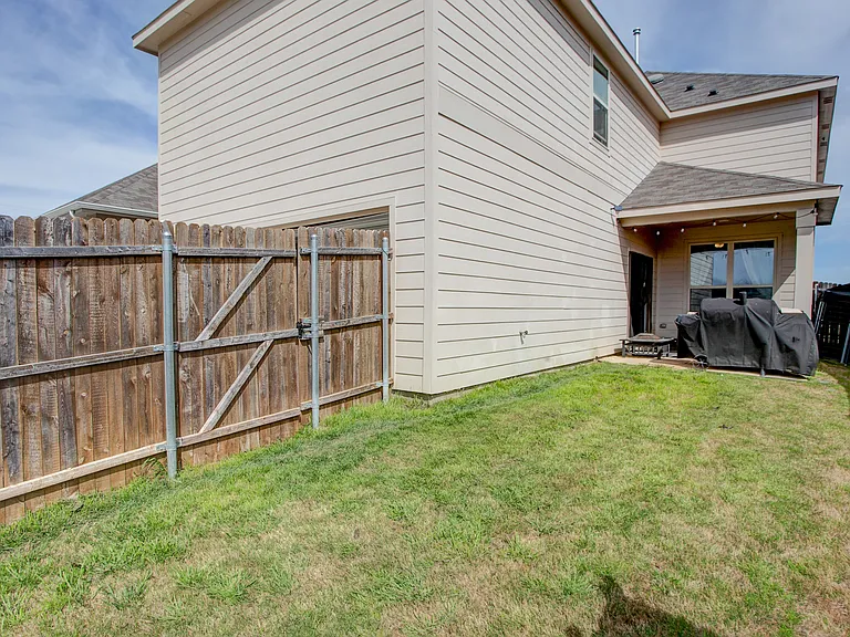 2820 Brittlebush Dr — Photo 34