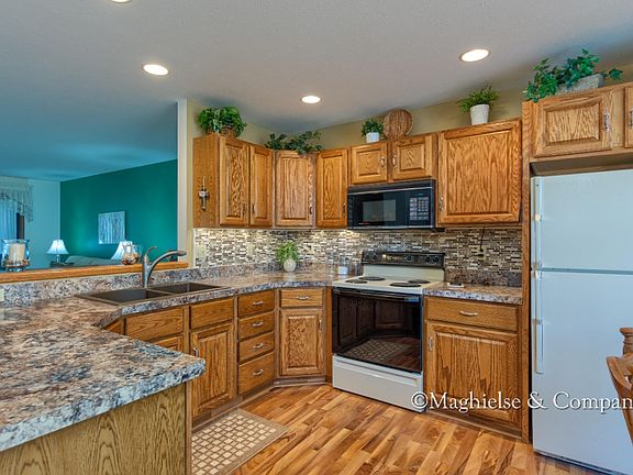 5th image of 861 Clarewood Ct Unit 11