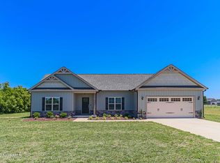 102 Shepherds Field Dr, Pikeville, NC 27863