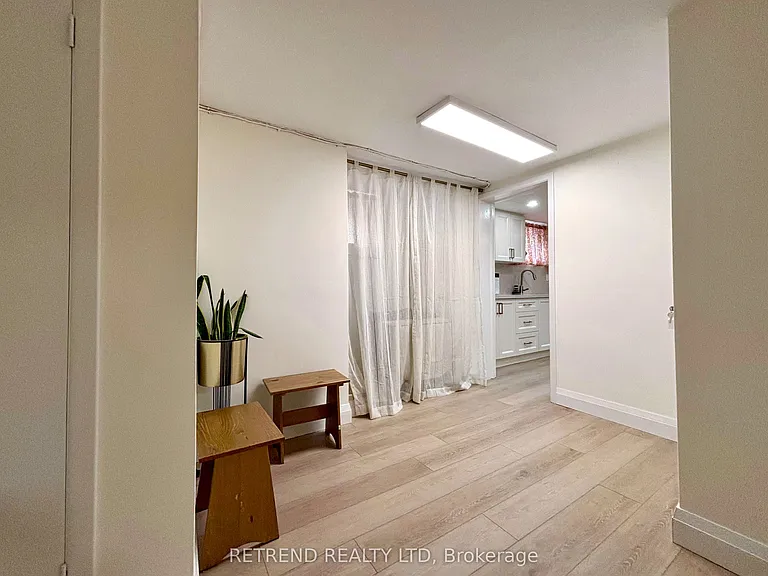 260 Ranee Ave #LOWER — Photo 20