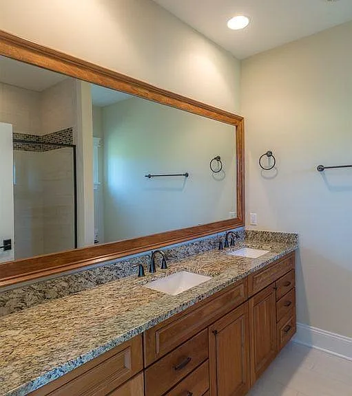 52 Cobblestone Ln — Photo 5