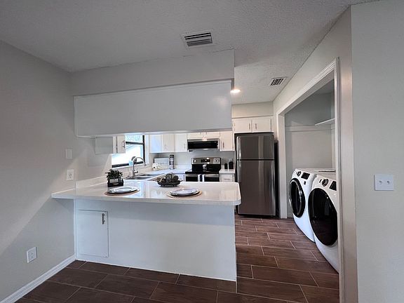 2nd image of 425 S 9th St #1919-2