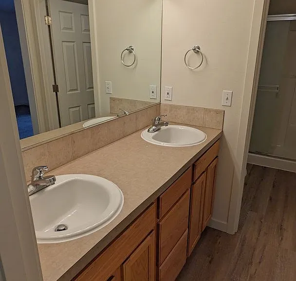 Halsey East Townhomes — Photo 116