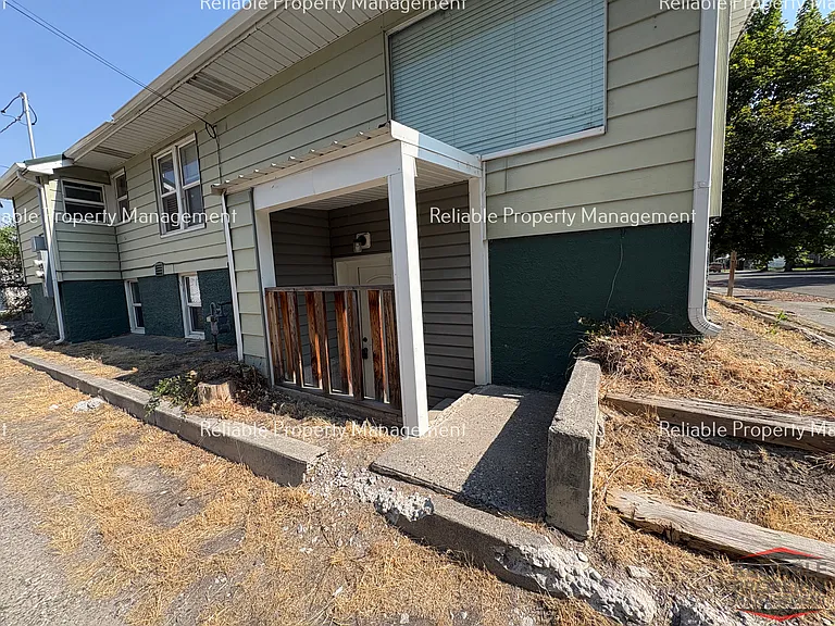 1153 Idaho Ave #B — Photo 1