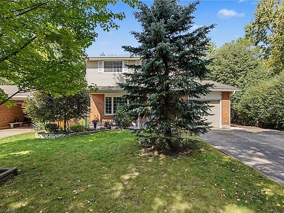 2nd image of 111 Macgregor Cres
