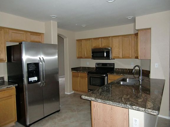 5th image of 1921 W Oriole Way