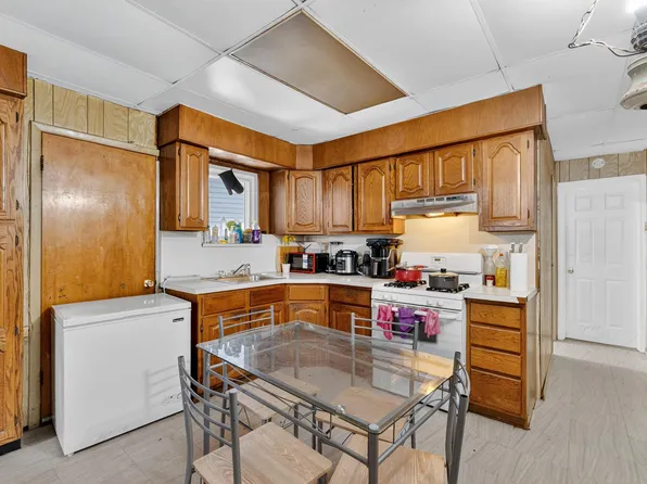 98 West 49th Street image 21 of 35