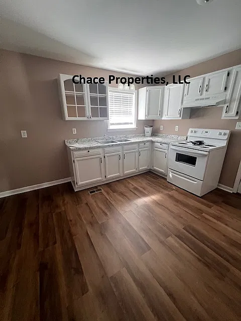 3 bed, 1040 sqft, $1,275 — Photo 3