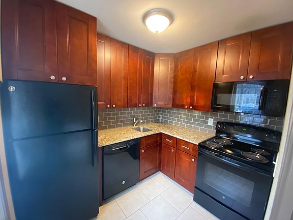 2nd image of 1641 J St #201