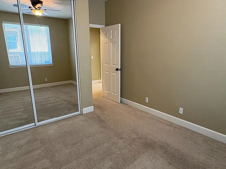 1105 N Perry Ave — Photo 43