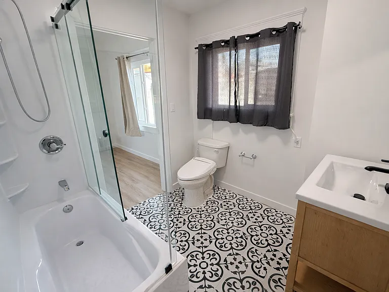 2427 3rd Ave #2427 — Photo 9