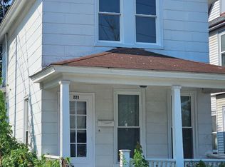 221 E 18th St, Davenport, IA 52803