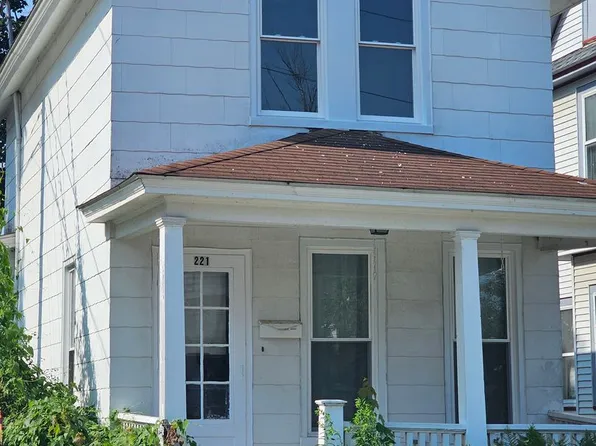 221 E 18th St, Davenport, IA 52803