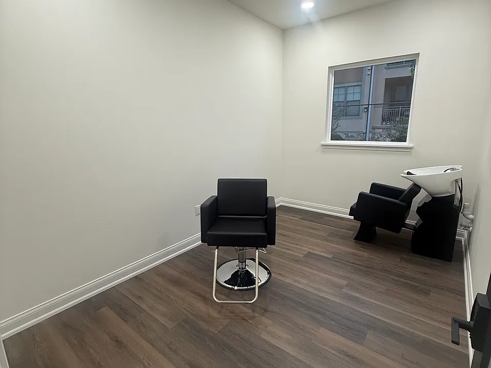 2445 Berry Blvd #16