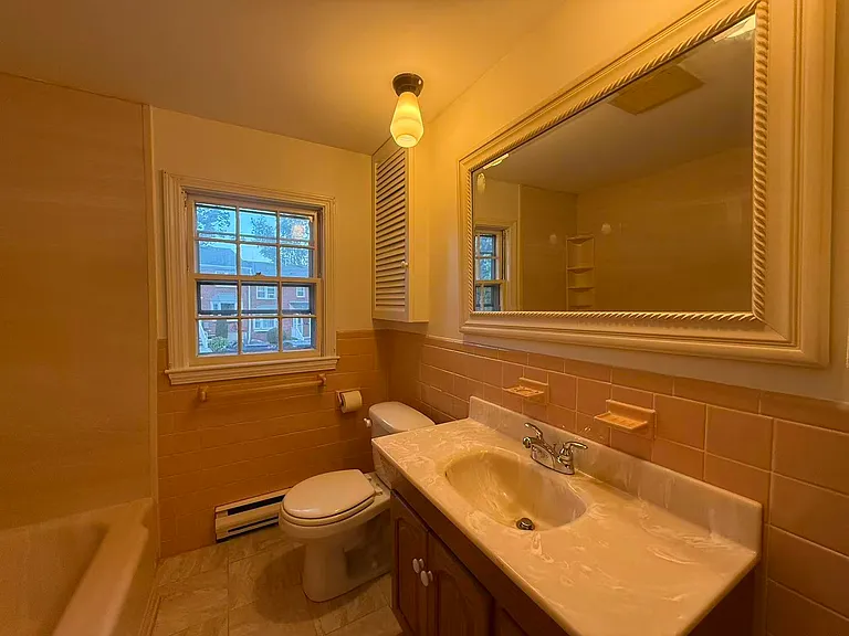 60 Lake St #I — Photo 14