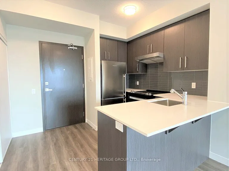 15 Queen St S #1413 — Photo 7