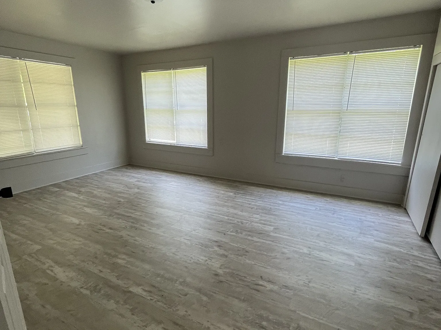 223 S Ash - 1 — Photo 4