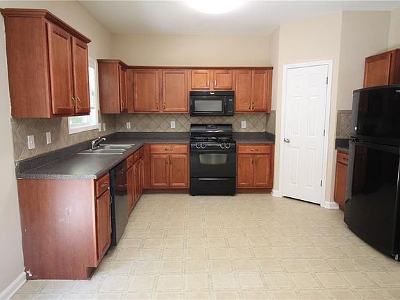 3rd image of 3357 Marla Blvd