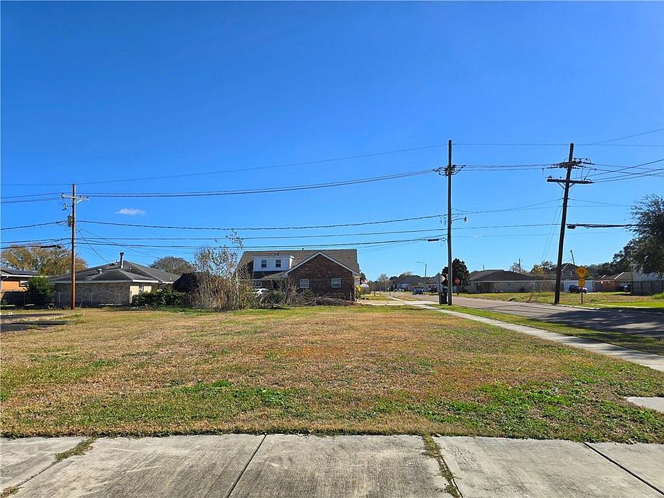 2nd image of 7405 Patricia St