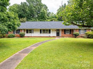 3701 Pelham Ln, Charlotte, NC 28211