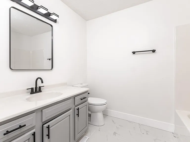 2805 Gill St — Photo 26