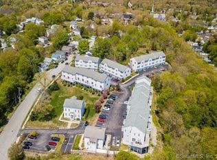 36 Harbor View Ln #36, Norwich, CT 06360