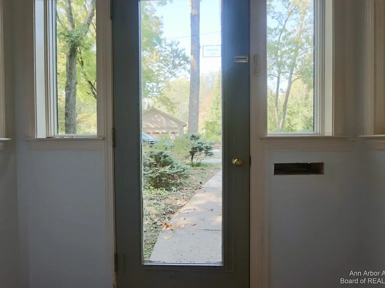 611 Robin Rd — Photo 7