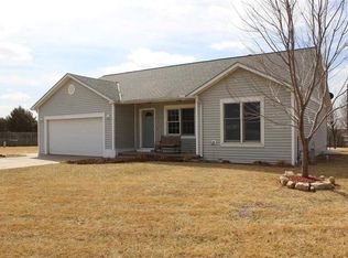 915 N Wheatland Dr, Buhler, KS 67522