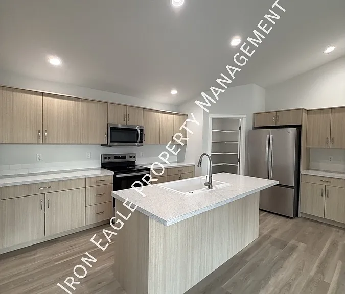 1628 Sunday Riv — Photo 3