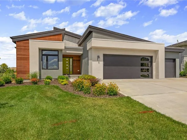 25064 W 112th St, Olathe, KS 66061