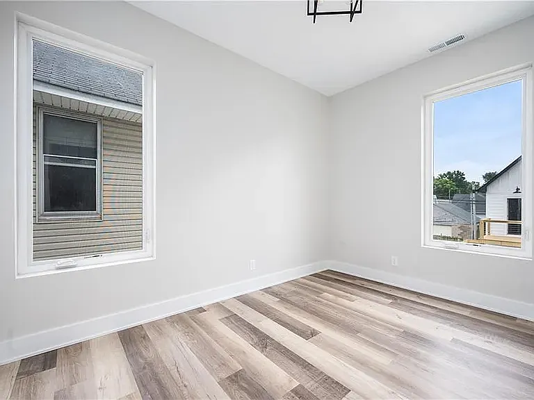 811 E Minnesota St — Photo 35