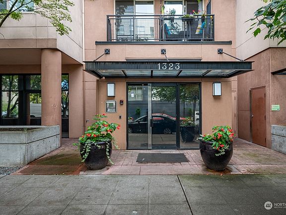 3rd image of 1323 Boren Avenue #211