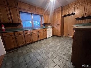 5th image of 408 E Summit St