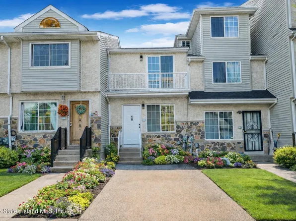 48 Studio Ln, Staten Island, NY 10304