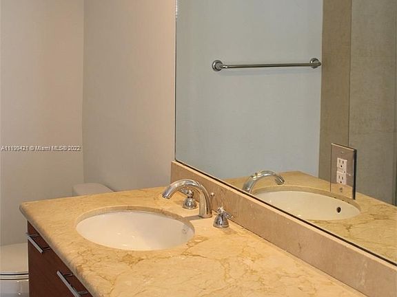 4th image of 50 N Biscayne Blvd #3911
