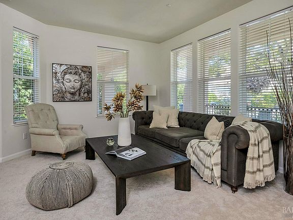 3rd image of 43 Summerbrooke Circle